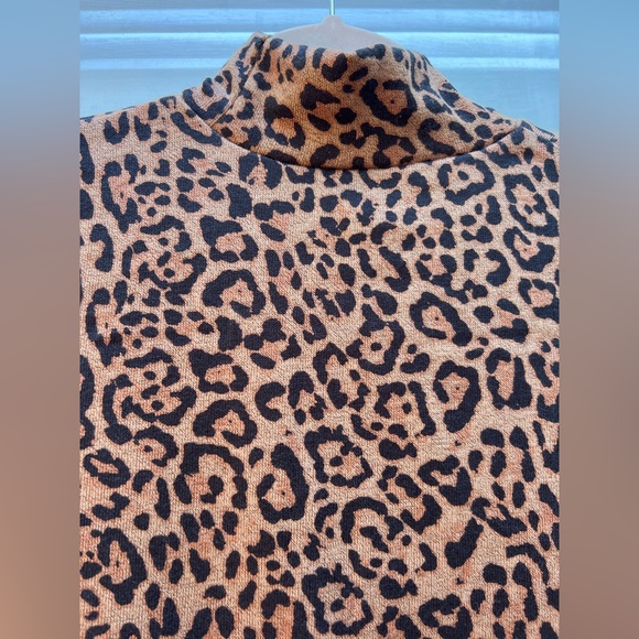 NWOT leopard turtleneck sweater - Picture 5 of 5